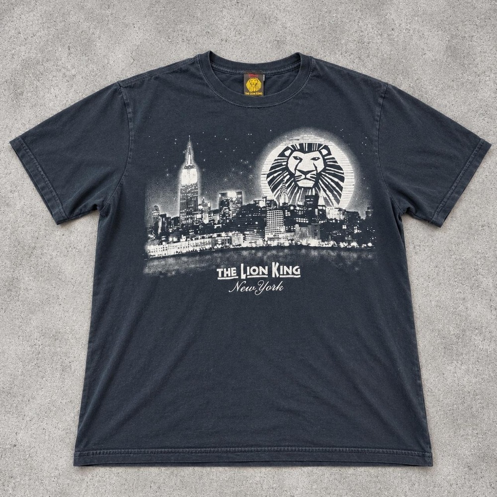 Disney The Lion King Broadway New York Graphic T-Shirt Faded Black Medium